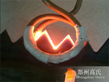 采用高頻加熱機(jī)對(duì)硬質(zhì)合金鋸片進(jìn)行焊接